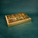 Traumnest Gebäck in der Verpackung, angerichtet in einzelnen Stücken